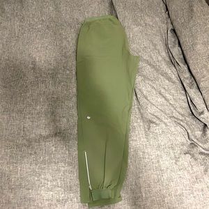 Lululemon joggers green *free shipping* *worn once*